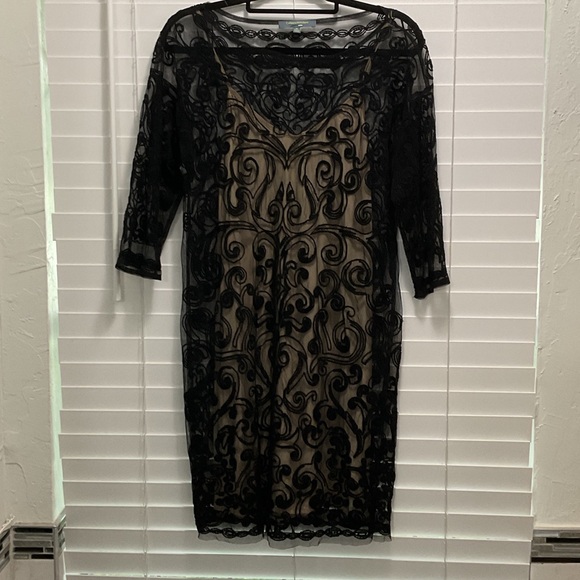 Catherine Malandrino Dresses & Skirts - Catherine Malandrino Black Lace Overlay Dress with Nude Lining